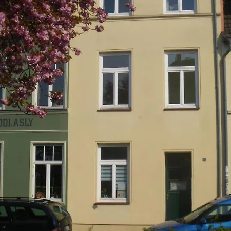 Apartamento In Mit Terrasse Und Garten By Interhome *